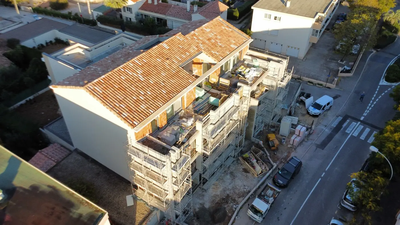 Novembre 2024 terrasse bois dernier étage en cours
