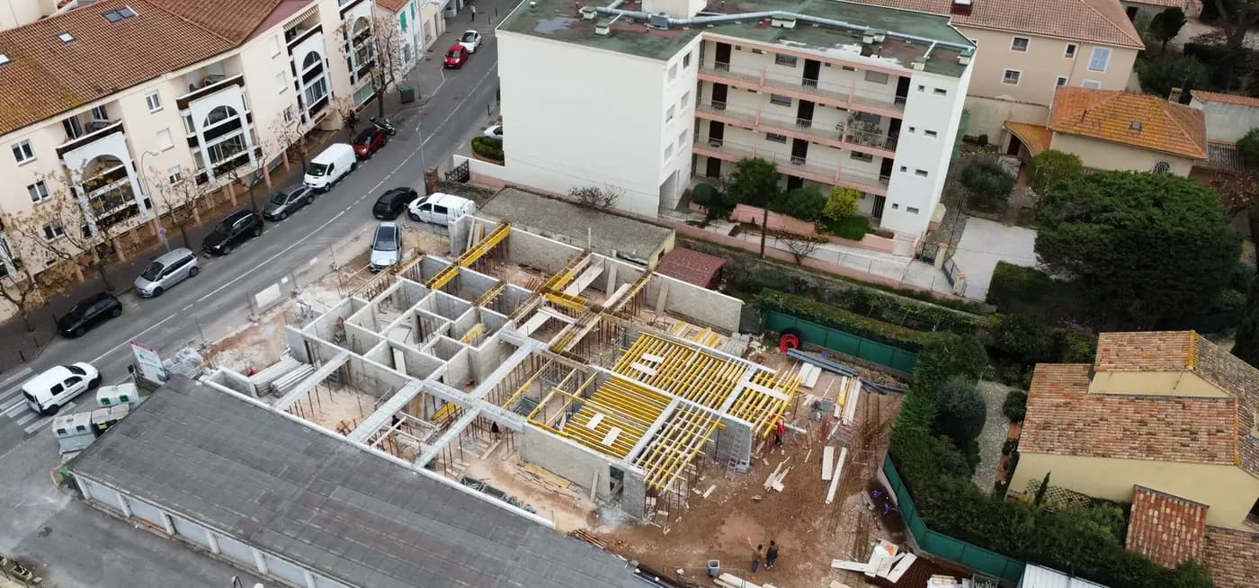 21 décembre 2023 coffrage du plancher bas du 1er étage