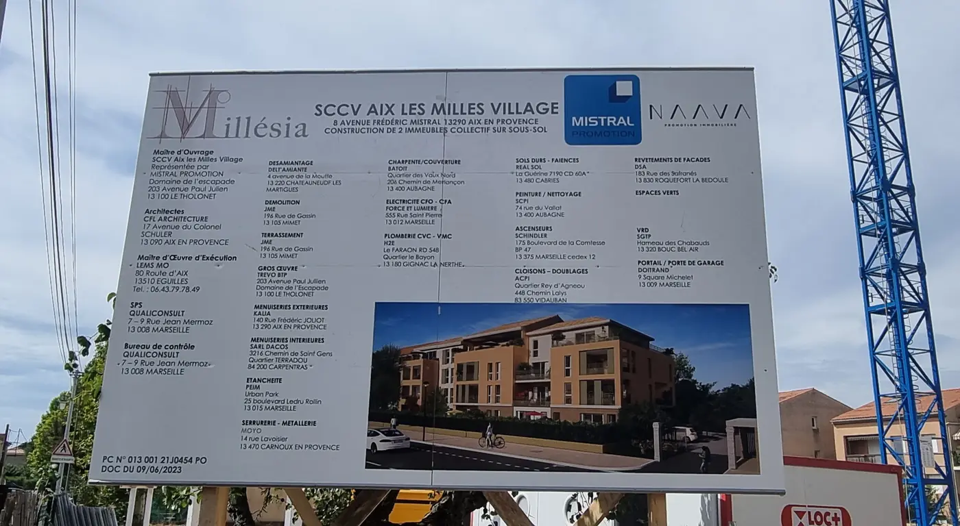 Panneau de chantier en place